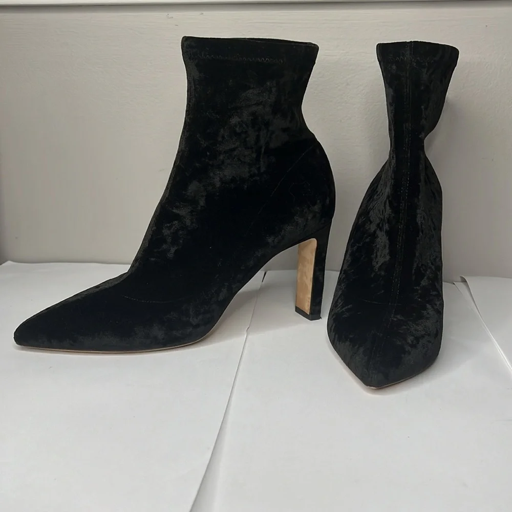 Jimmy Choo 39.5 Louella Black Crushed Velvet Pull On Ankle Boots 3” Heel